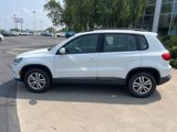 Used 2016 Volkswagen Tiguan S image 2