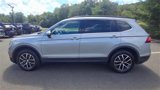 Used 2021 Volkswagen Tiguan SE w/ Panoramic Sunroof Package image 5