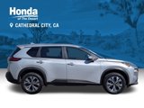 Used 2022 Nissan Rogue SV image 2