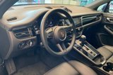 Certified 2024 Porsche Macan image 3