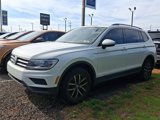 Used 2020 Volkswagen Tiguan SE w/ Panoramic Sunroof Package image 2