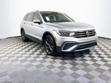 Used 2022 Volkswagen Tiguan SE w/ Panoramic Sunroof Package image 3