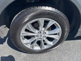 Used 2022 Ford Explorer XLT w/ Equipment Group 202A image 6