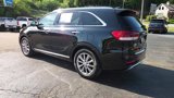 Used 2018 Kia Sorento SX image 3