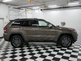 Used 2021 Jeep Grand Cherokee Limited w/ Trailer Tow Group IV image 2