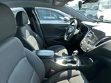 Used 2022 Chevrolet Malibu LT image 2