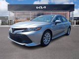 Used 2020 Toyota Camry LE image 3