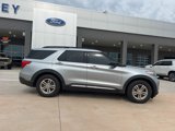 Used 2021 Ford Explorer XLT w/ Equipment Group 202A image 3