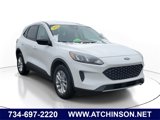 Certified 2022 Ford Escape SE w/ Cold Weather Package image 2