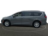Used 2022 Chrysler Pacifica Touring-L image 2