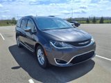 Used 2020 Chrysler Pacifica Limited image 3