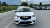 Used 2023 Chrysler Pacifica Touring-L image 2