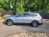 Used 2019 Volkswagen Tiguan SE w/ Panoramic Sunroof Package image 2