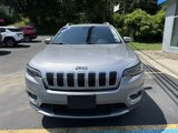 Used 2019 Jeep Cherokee Limited w/ Luxury Group image 2