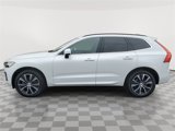 Used 2022 Volvo XC60 B5 Momentum image 3