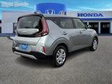 Used 2023 Kia Soul LX image 5