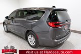 Used 2023 Chrysler Pacifica Touring-L image 3
