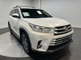 Used 2017 Toyota Highlander XLE image 2