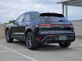 Certified 2024 Porsche Macan image 3
