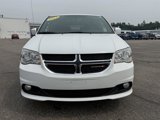 Used 2017 Dodge Grand Caravan SXT image 2