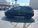 Used 2022 Chevrolet Trax LT w/ Midnight Edition image 3