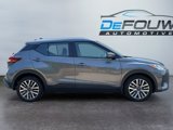Used 2022 Nissan Kicks SV image 2