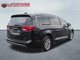 Used 2017 Chrysler Pacifica Limited image 5