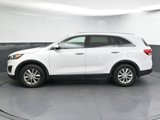 Used 2016 Kia Sorento LX image 5