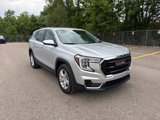 Used 2022 GMC Terrain SLE w/ LPO, Floor Liner Package image 4