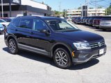Used 2020 Volkswagen Tiguan SE w/ Panoramic Sunroof Package image 2