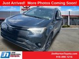 Used 2018 Toyota RAV4 SE image 2
