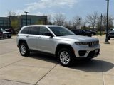 Used 2025 Jeep Grand Cherokee Laredo X w/ Luxury Tech Group I image 3