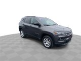 Used 2022 Jeep Compass Latitude image 2