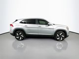 Used 2024 Volkswagen Atlas Cross Sport SE w/ Panoramic Sunroof Package image 4