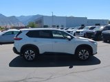 Used 2022 Nissan Rogue SV image 2