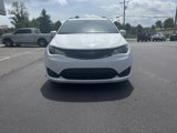 Used 2019 Chrysler Pacifica Limited w/ Advanced Safetytec Group image 3