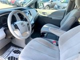 Used 2014 Toyota Sienna LE image 4