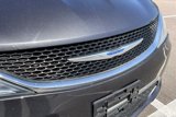 Used 2018 Chrysler Pacifica Touring-L image 5
