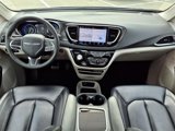 Used 2023 Chrysler Pacifica Touring-L image 3