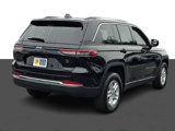 Used 2022 Jeep Grand Cherokee Laredo w/ Luxury Tech Group I image 6
