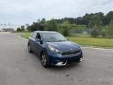 Used 2017 Kia Niro EX image 2