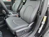 New 2025 Chrysler Pacifica Select image 4