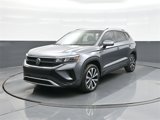 Certified 2023 Volkswagen Taos SE w/ Panoramic Sunroof Package image 3