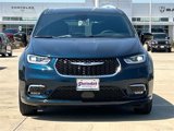 New 2025 Chrysler Pacifica Select image 2
