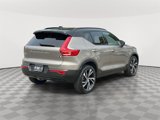 Certified 2022 Volvo XC40 T5 R-Design w/ Climate Package image 3
