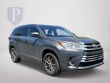 Used 2018 Toyota Highlander XLE image 2