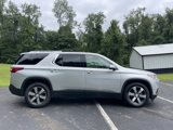 Used 2018 Chevrolet Traverse LT image 2
