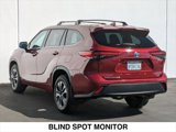 Used 2021 Toyota Highlander XLE image 3