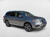 Used 2020 Nissan Pathfinder Platinum image 3