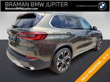 Used 2022 BMW X5 xDrive40i w/ Premium Package image 3